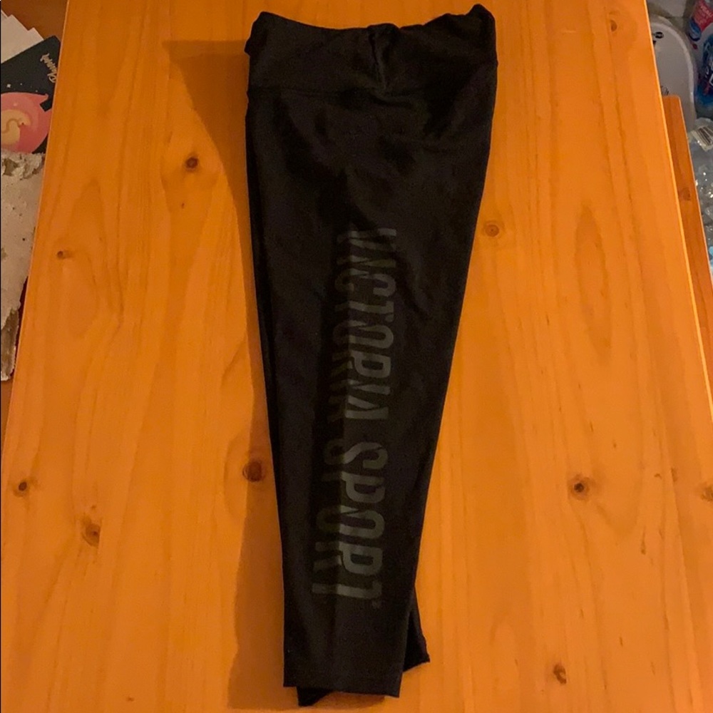 Victoria’s Secret Capri Legging - Picture 3 of 4